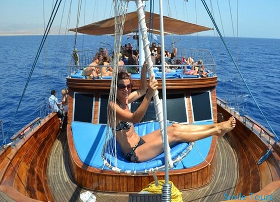 PIRATES SAILING BOAT TRIP FROM HURGHADA