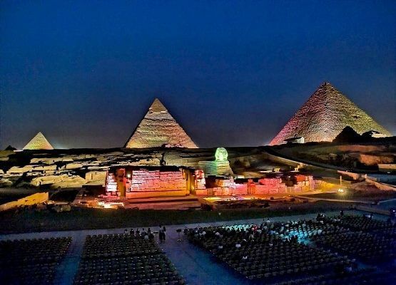 SPECTACOL DE SUNET ȘI LUMINĂ LA PIRAMIDELE DIN GIZA