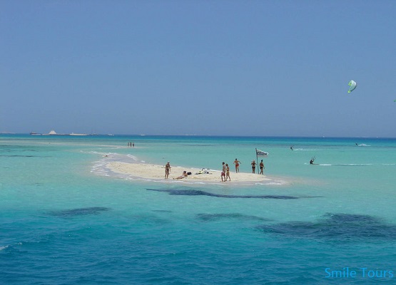 24892Smile_Tours_snorkling_Hurghada_2.jpg