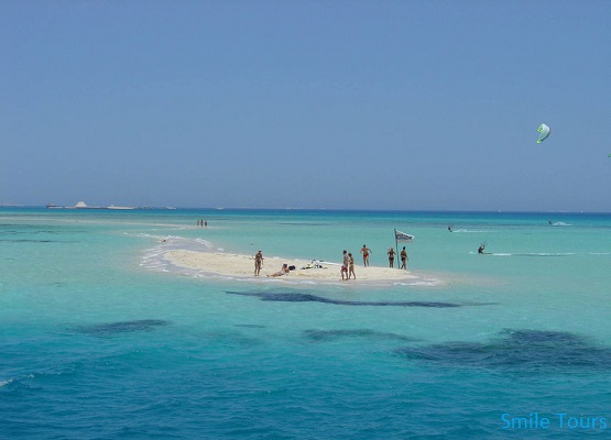 24892Smile_Tours_snorkling_Hurghada_2.jpg