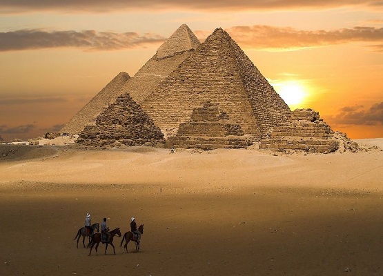 48004Smile_Tours_CairoPyramids_Excursions_3.jpg